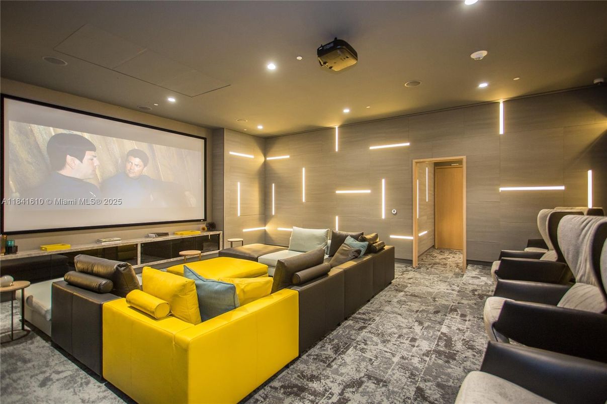 Interior, Projection Screen, Recessed Lighting, Theatre Room