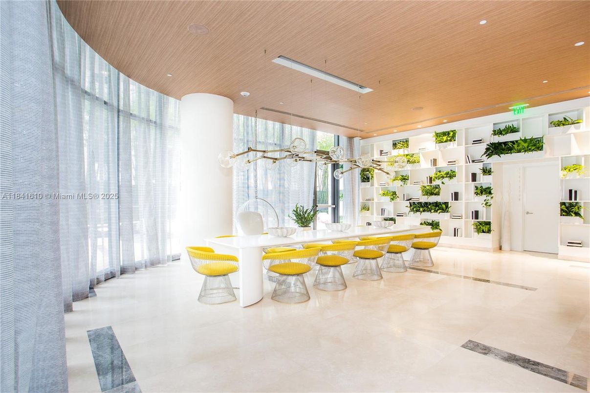 Dining room, Interior, Pendant Lights, Recessed Lighting