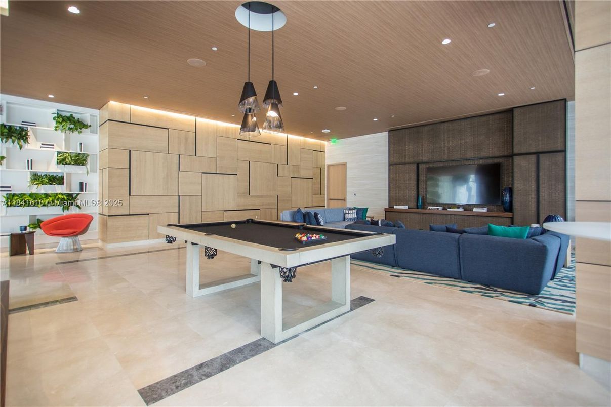 Billiard Table, Game Room, Interior, Living room, Pendant Lights, Recessed Lighting