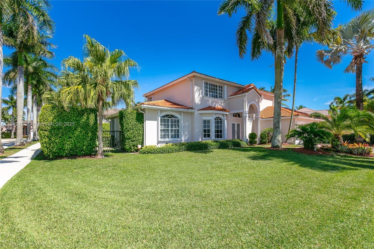 Backyard, Exterior, Facade, Spanish Mediterranean