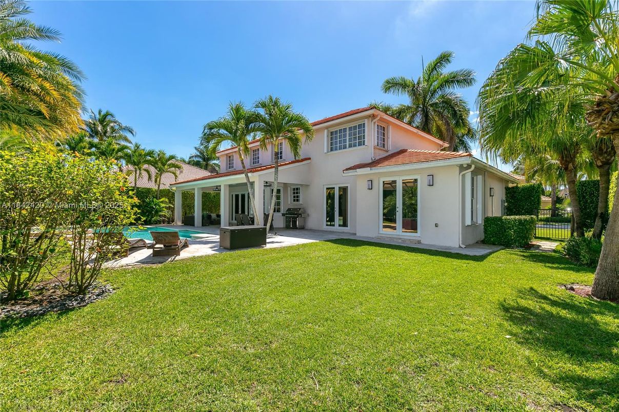 Backyard, Exterior, Pool