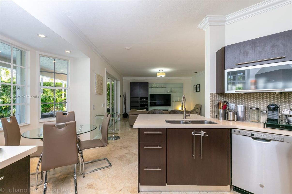 Dining room, Interior, Kitchen, Recessed Lighting, Stainless Steel Appliances