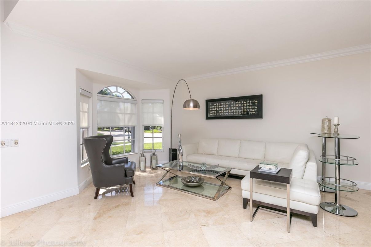 Interior, Living room, Pendant Lights