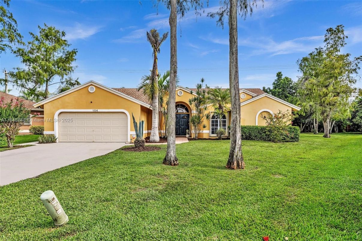 Attached, Backyard, Exterior, Facade, Mediterranean