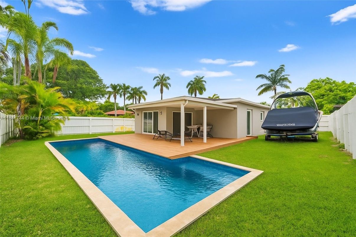 Backyard, Exterior, Pool