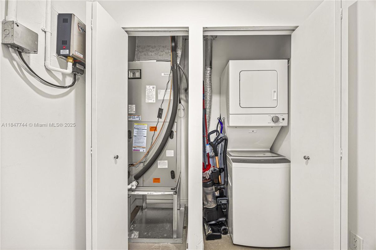 Interior, Utility Closets, Washer