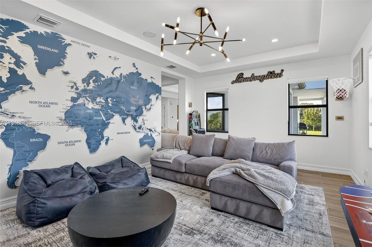 Interior, Living room, Pendant Lights, Recessed Lighting, Wood Texture Flooring