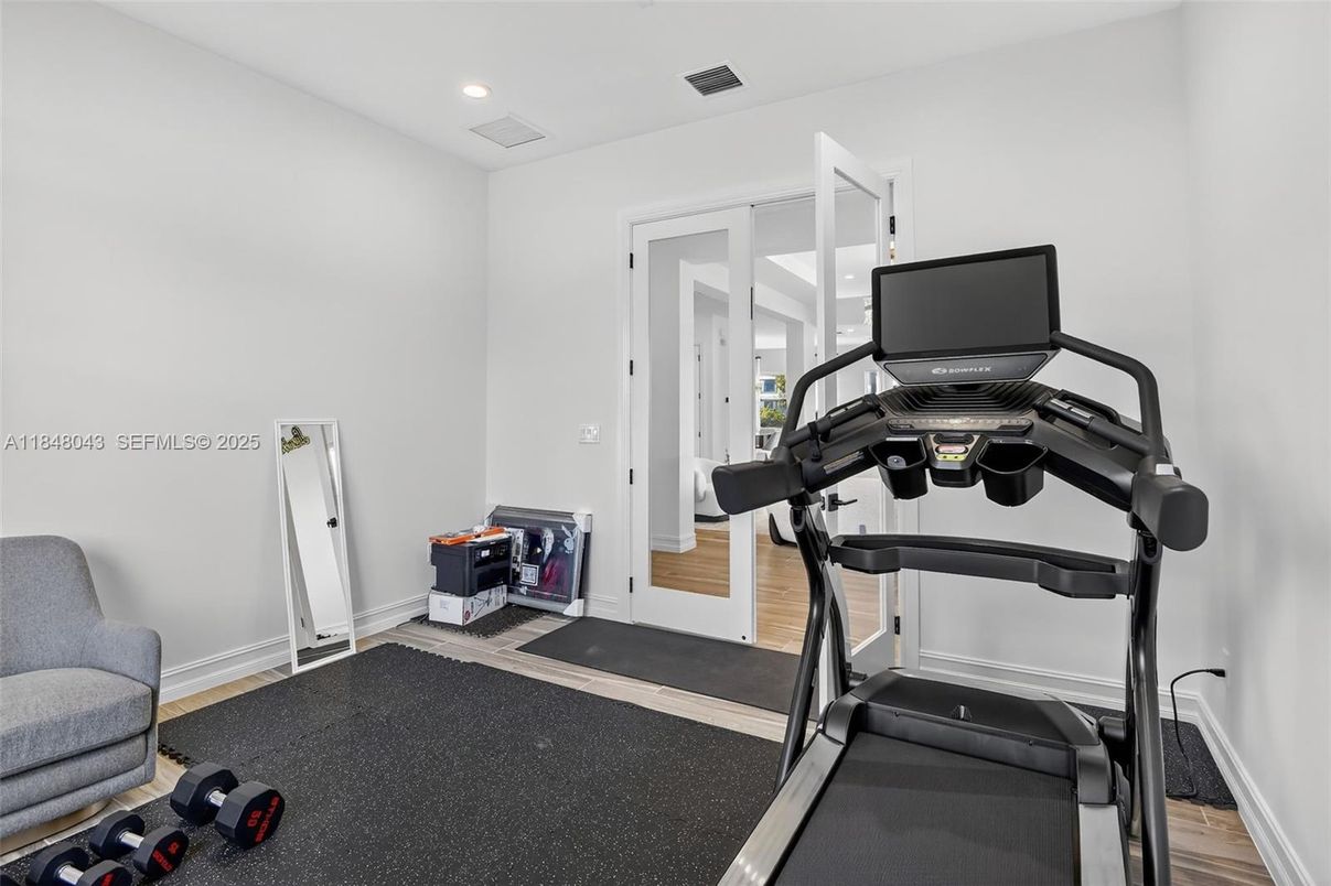 Fitness Equipment, Interior, Recessed Lighting, Wood Texture Flooring