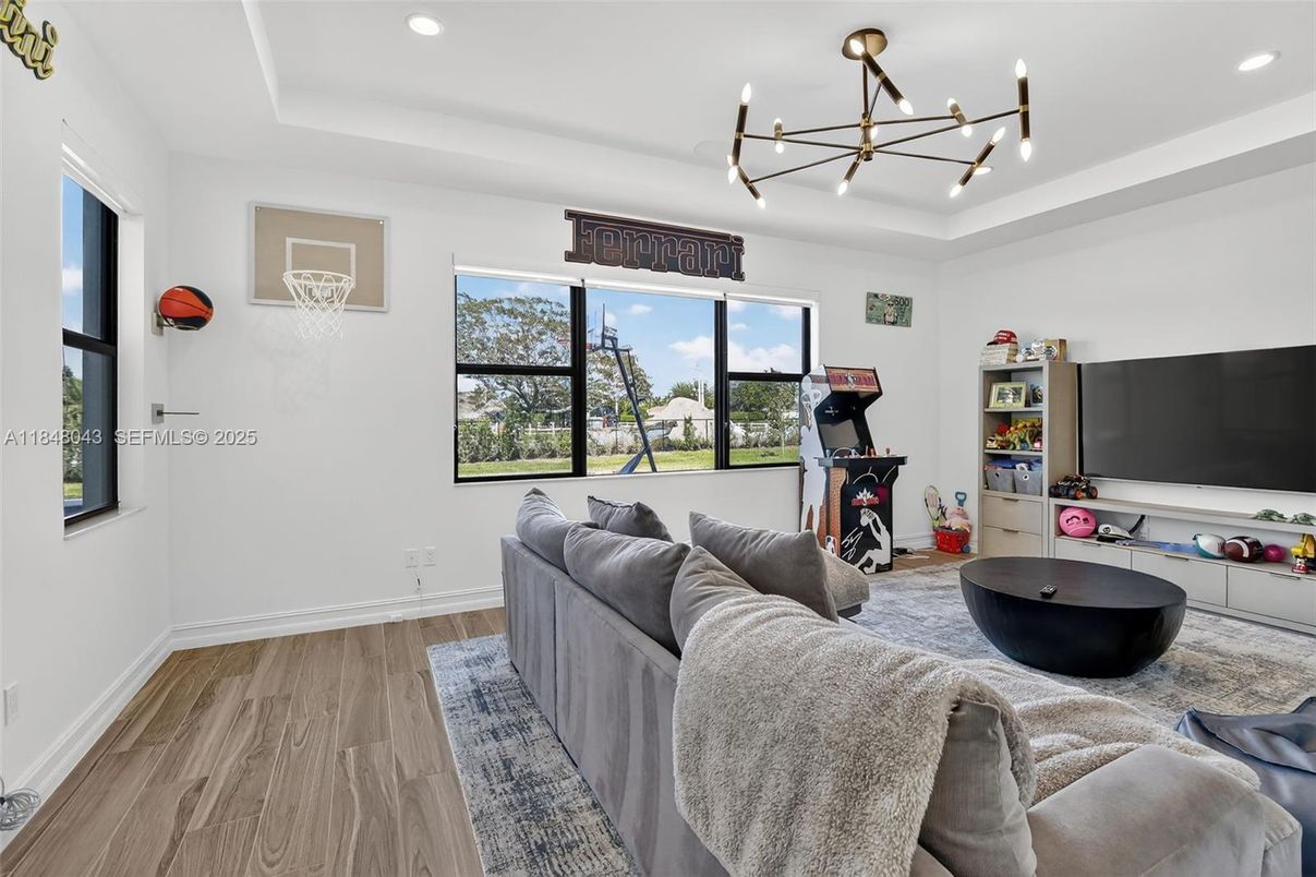 Interior, Living room, Pendant Lights, Recessed Lighting, Wood Texture Flooring
