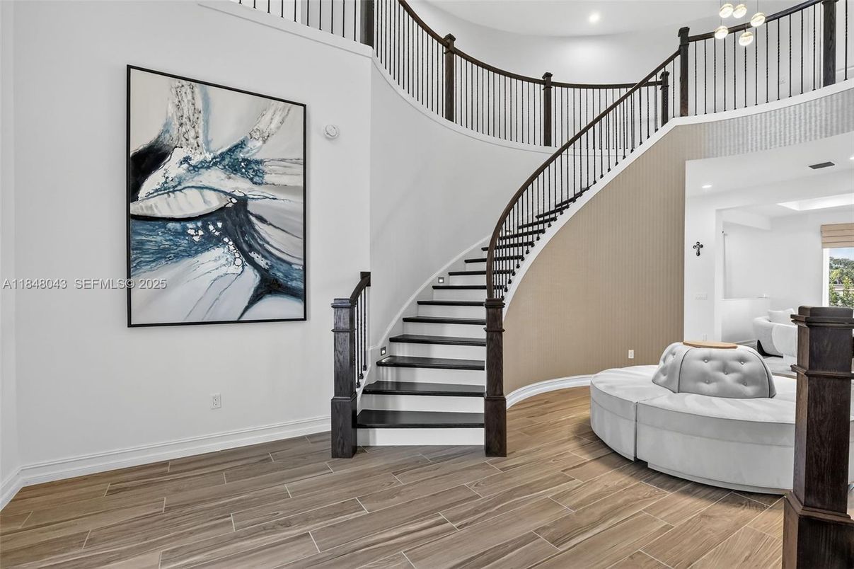 Interior, Recessed Lighting, Wood Texture Flooring