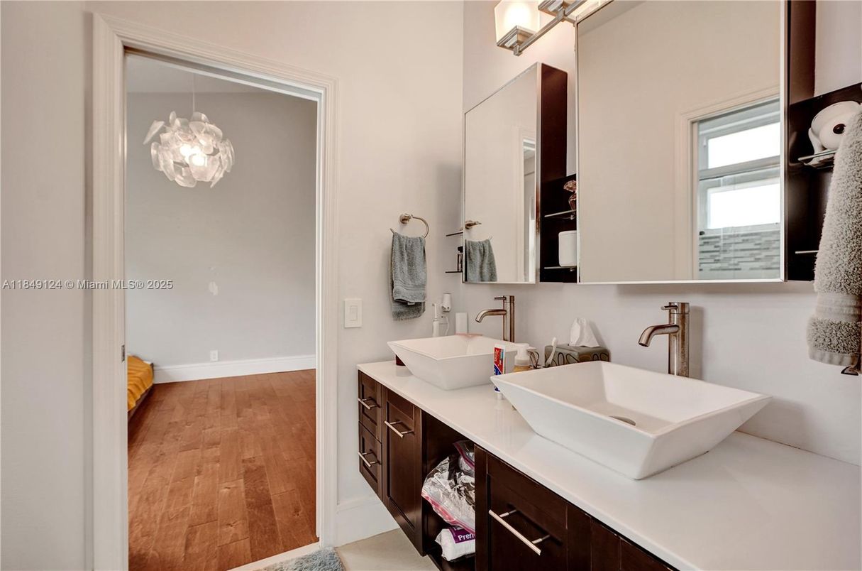 Bathroom, Dual Sink Vanities, Interior, Wood Texture Flooring