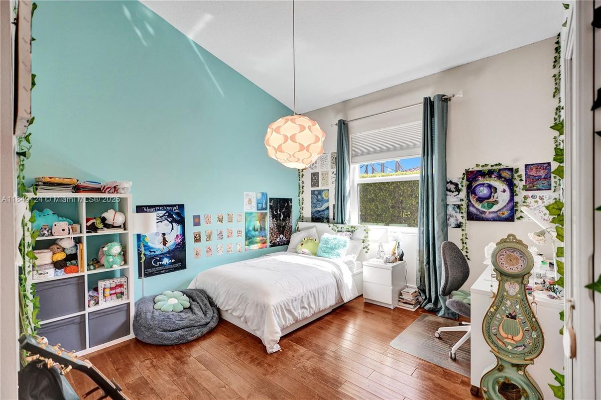 Bedroom, Interior, Pendant Lights, Wood Texture Flooring