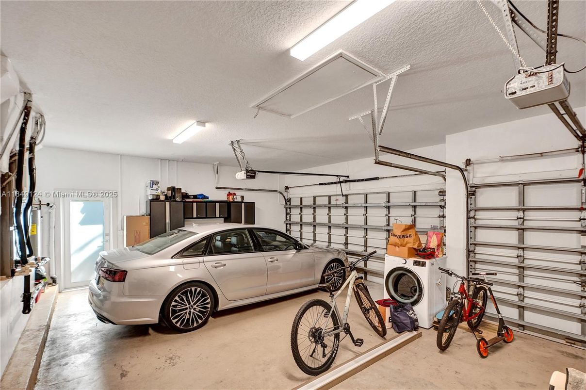 Garage, Interior