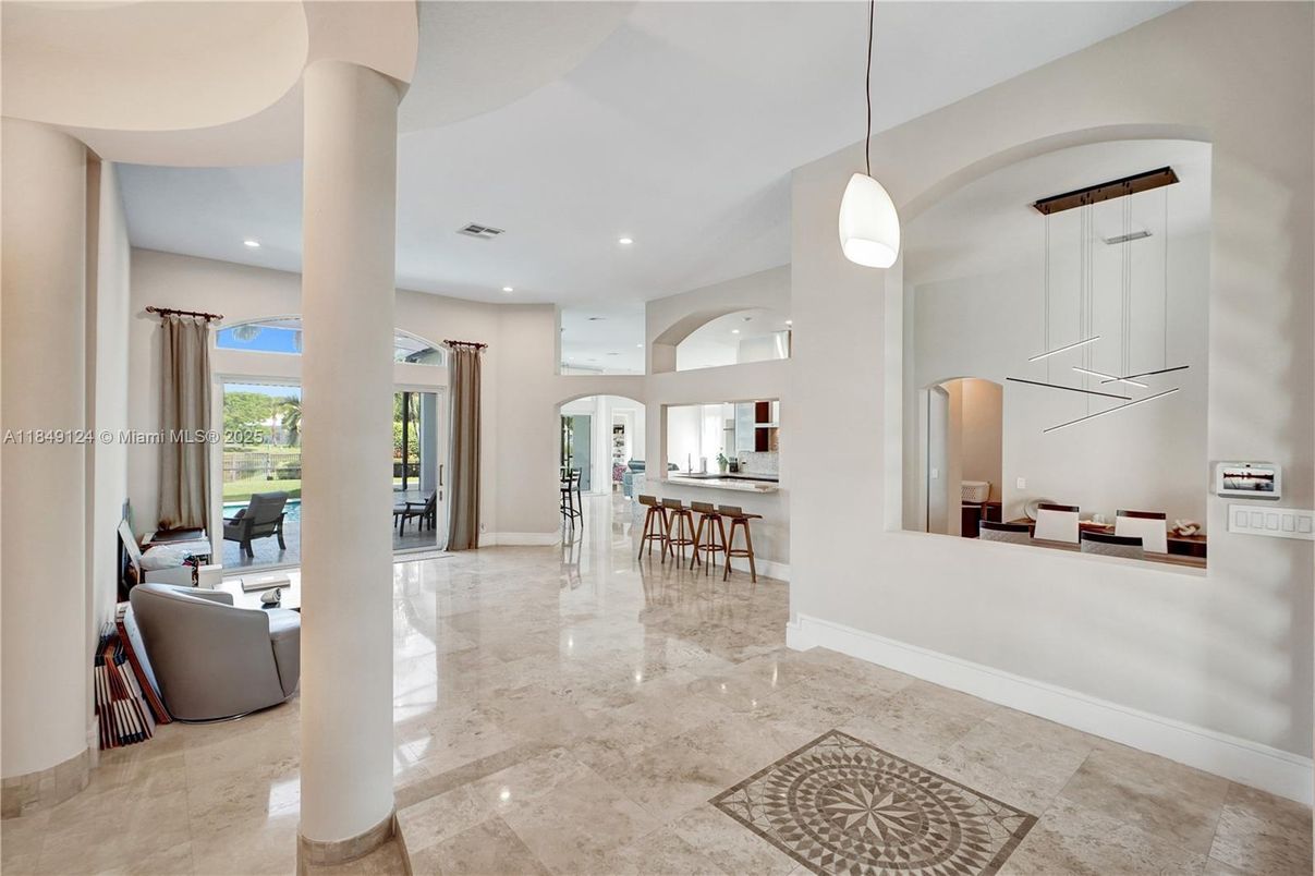 Interior, Living room, Pendant Lights, Recessed Lighting