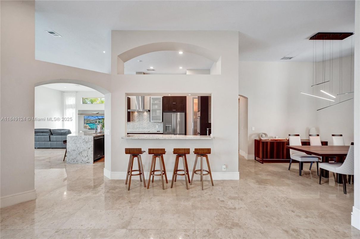 Dining room, Interior, Kitchen, Pendant Lights, Recessed Lighting, Stainless Steel Appliances