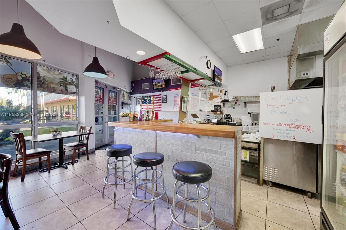 Dining room, Interior, Pendant Lights, Recessed Lighting