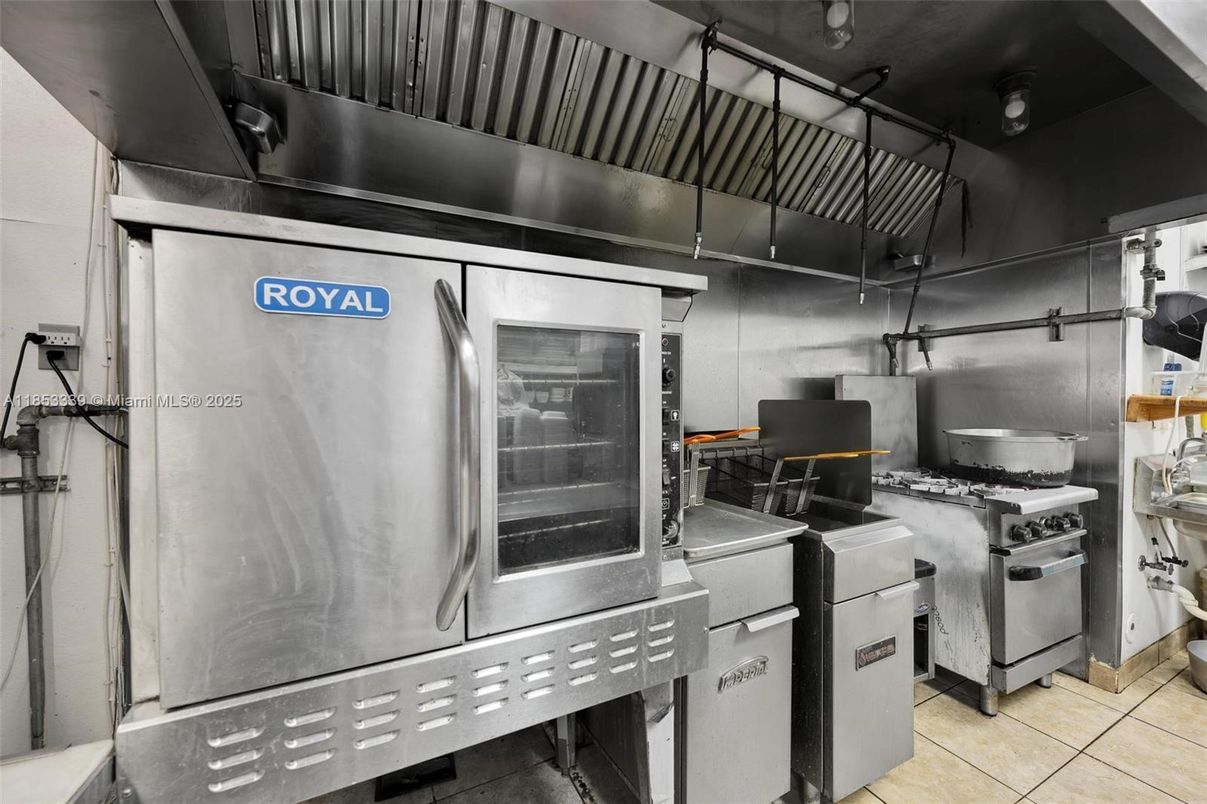 Interior, Kitchen, Stainless Steel Appliances, Washer