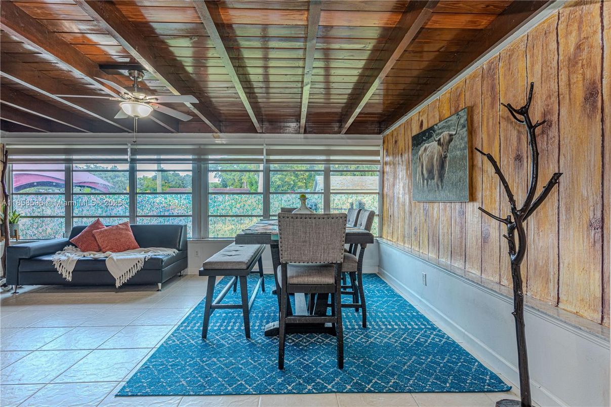 Dining room, Interior, Living room, Sun Room, Wooden Beams, Wooden Ceilings, Wooden Walls