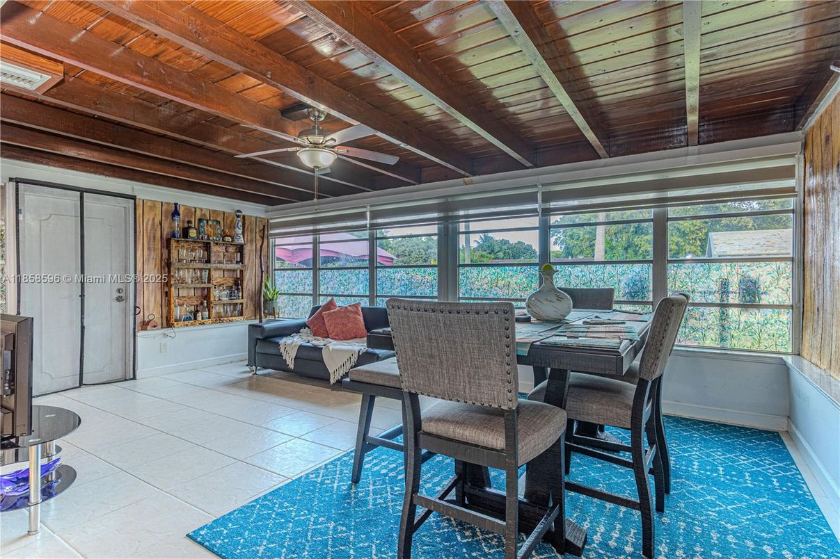 Dining room, Interior, Sun Room, Wooden Beams, Wooden Ceilings