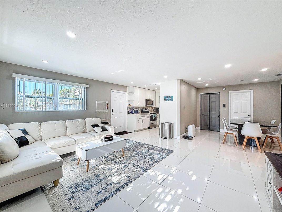 Dining room, Interior, Kitchen, Living room, Recessed Lighting