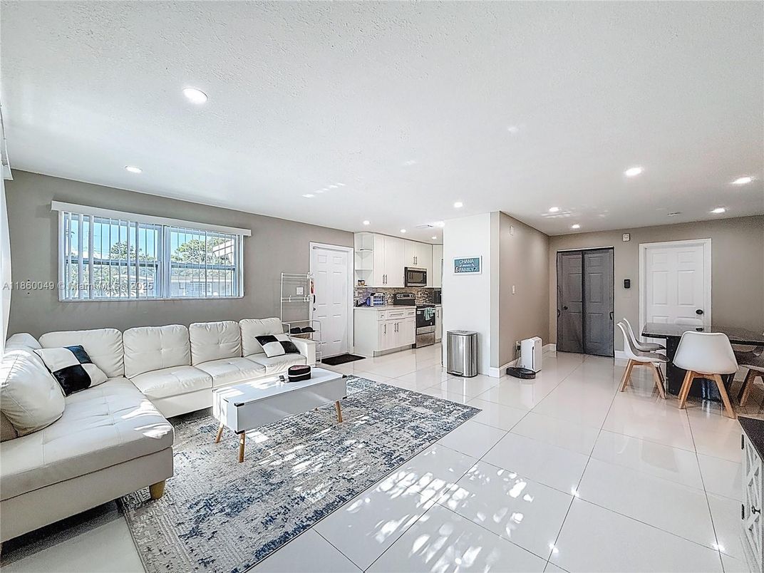 Dining room, Interior, Kitchen, Living room, Recessed Lighting