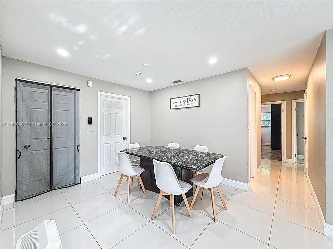 Dining room, Interior, Recessed Lighting