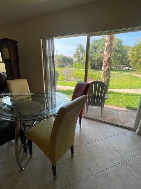 Dining room, Interior