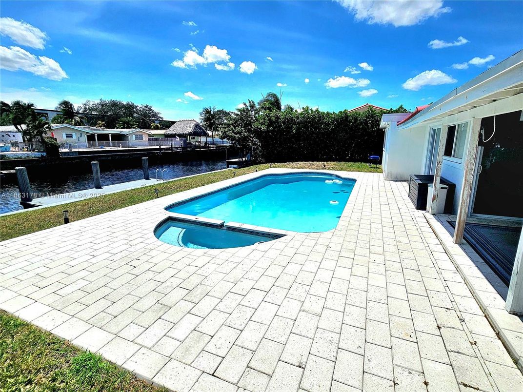 Exterior, Pool, Water