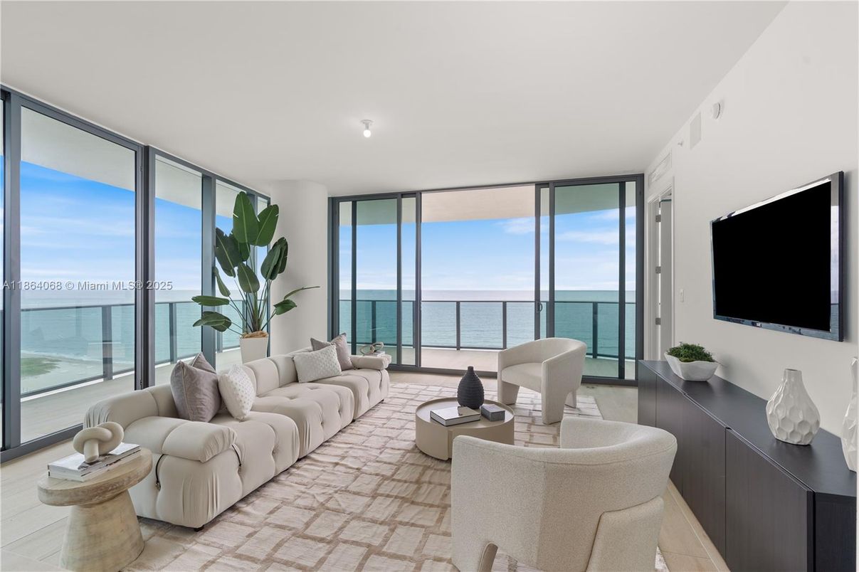 Interior, Living room, Water