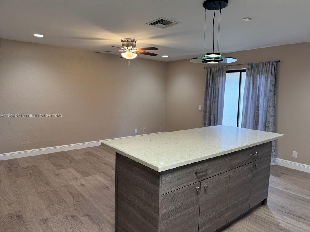 Interior, Pendant Lights, Recessed Lighting, Wood Texture Flooring