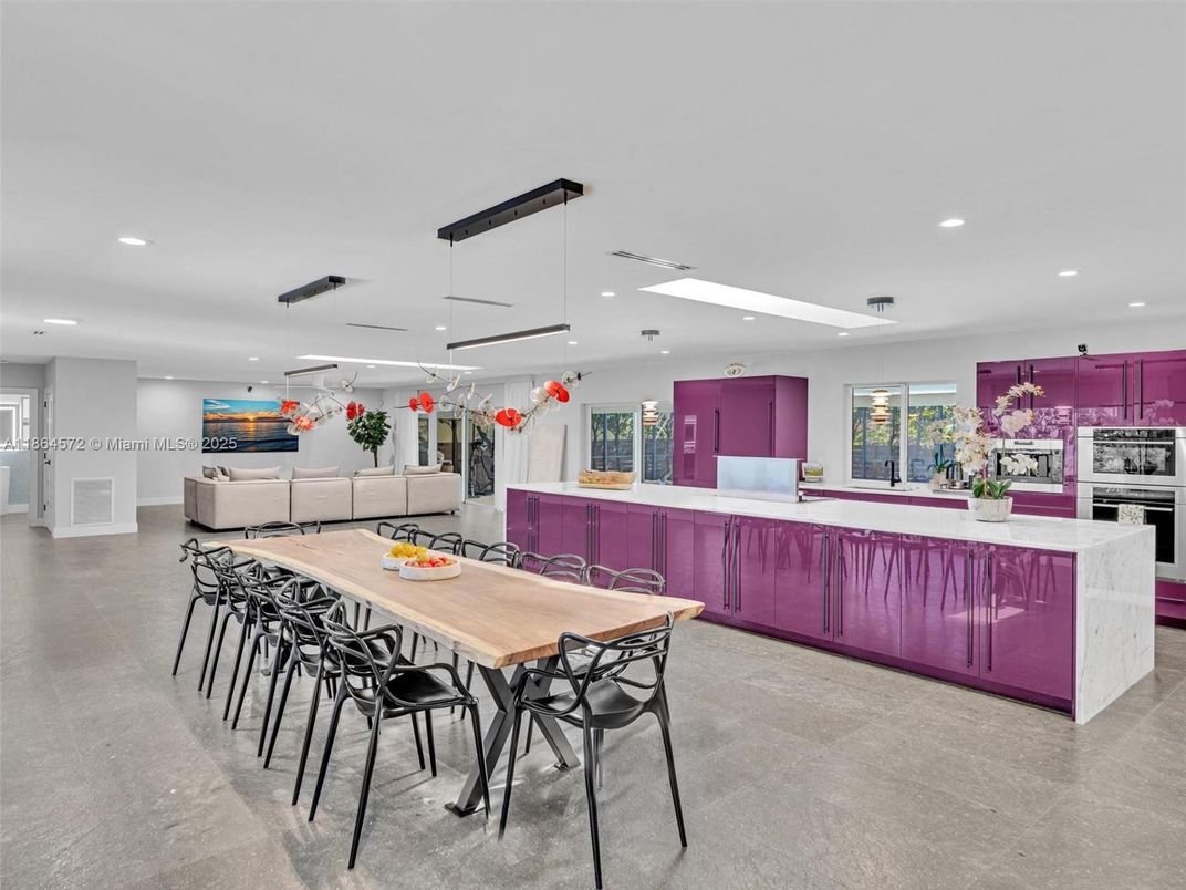 Dining room, Interior, Kitchen, Living room, Pendant Lights, Recessed Lighting, Stainless Steel Appliances