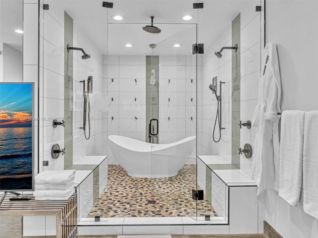 Bathroom, Free Standing Baths, Glass Shower, Interior, Recessed Lighting, Water