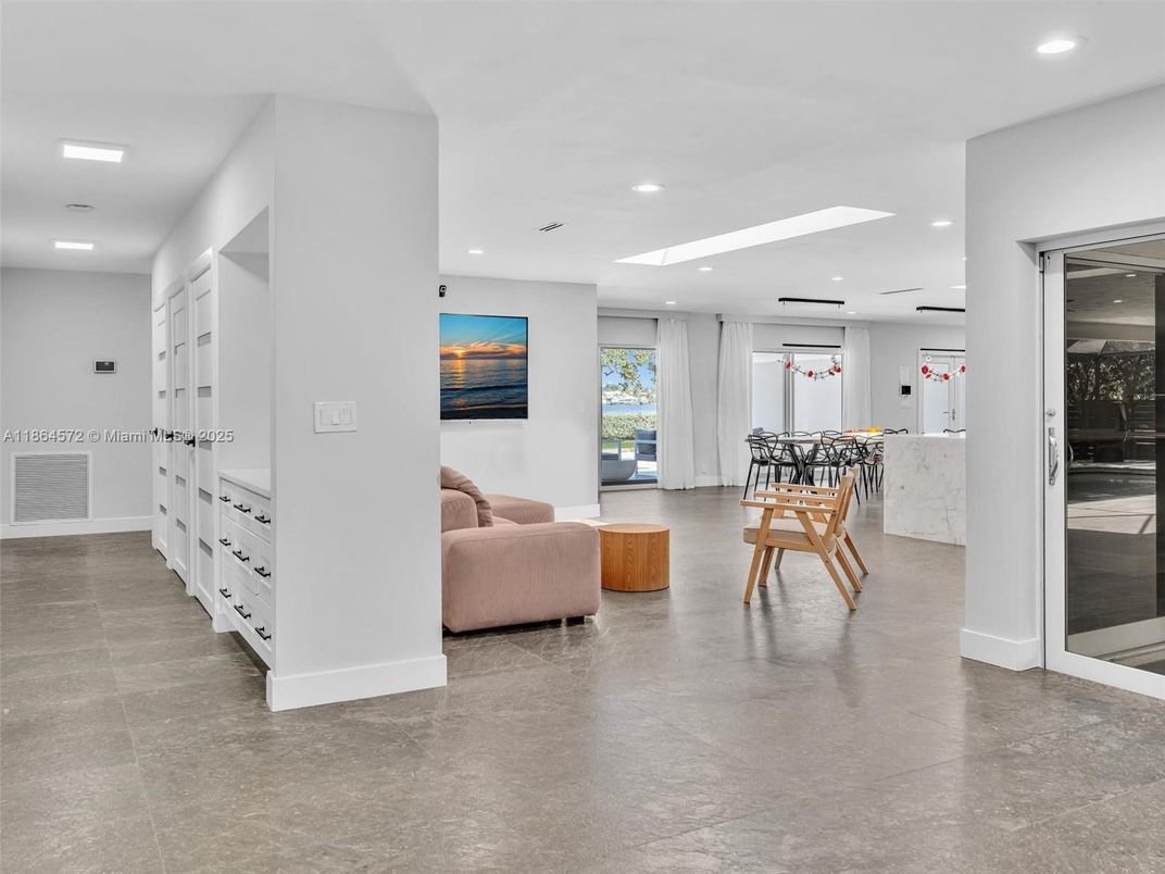 Dining room, Interior, Kitchen, Living room, Recessed Lighting