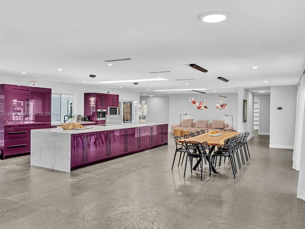 Dining room, Interior, Kitchen, Pendant Lights, Recessed Lighting, Stainless Steel Appliances