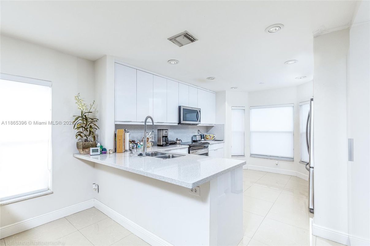 Interior, Kitchen, Recessed Lighting