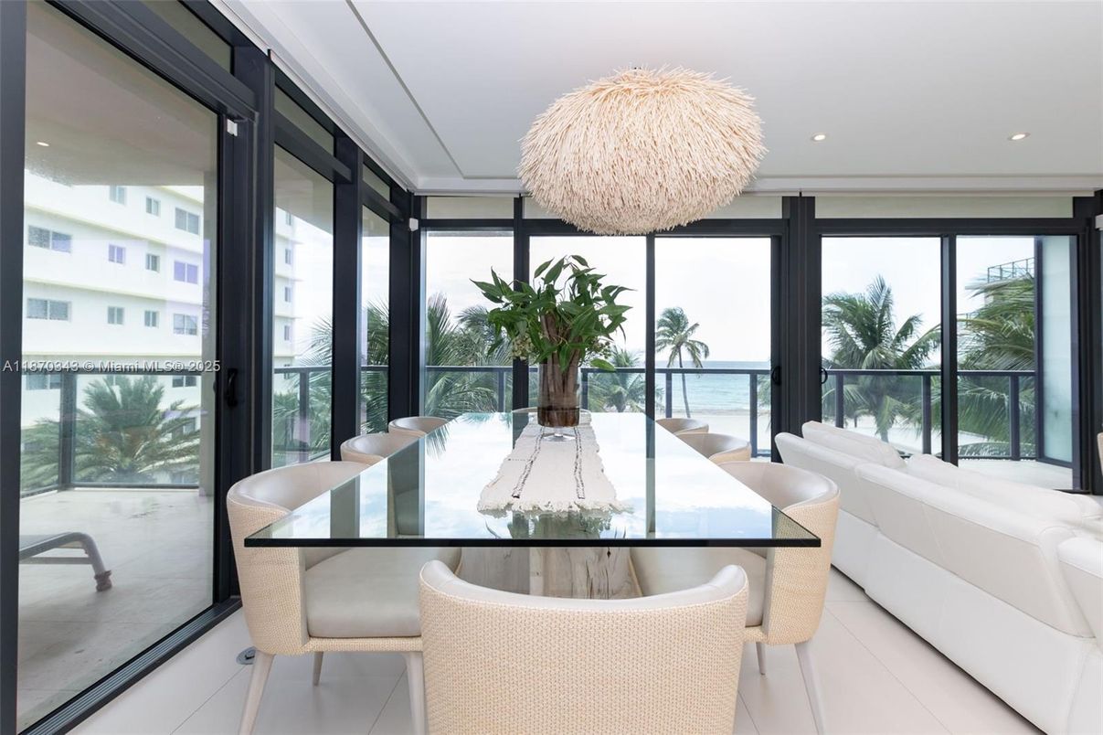 Dining room, Interior, Living room, Recessed Lighting, Water