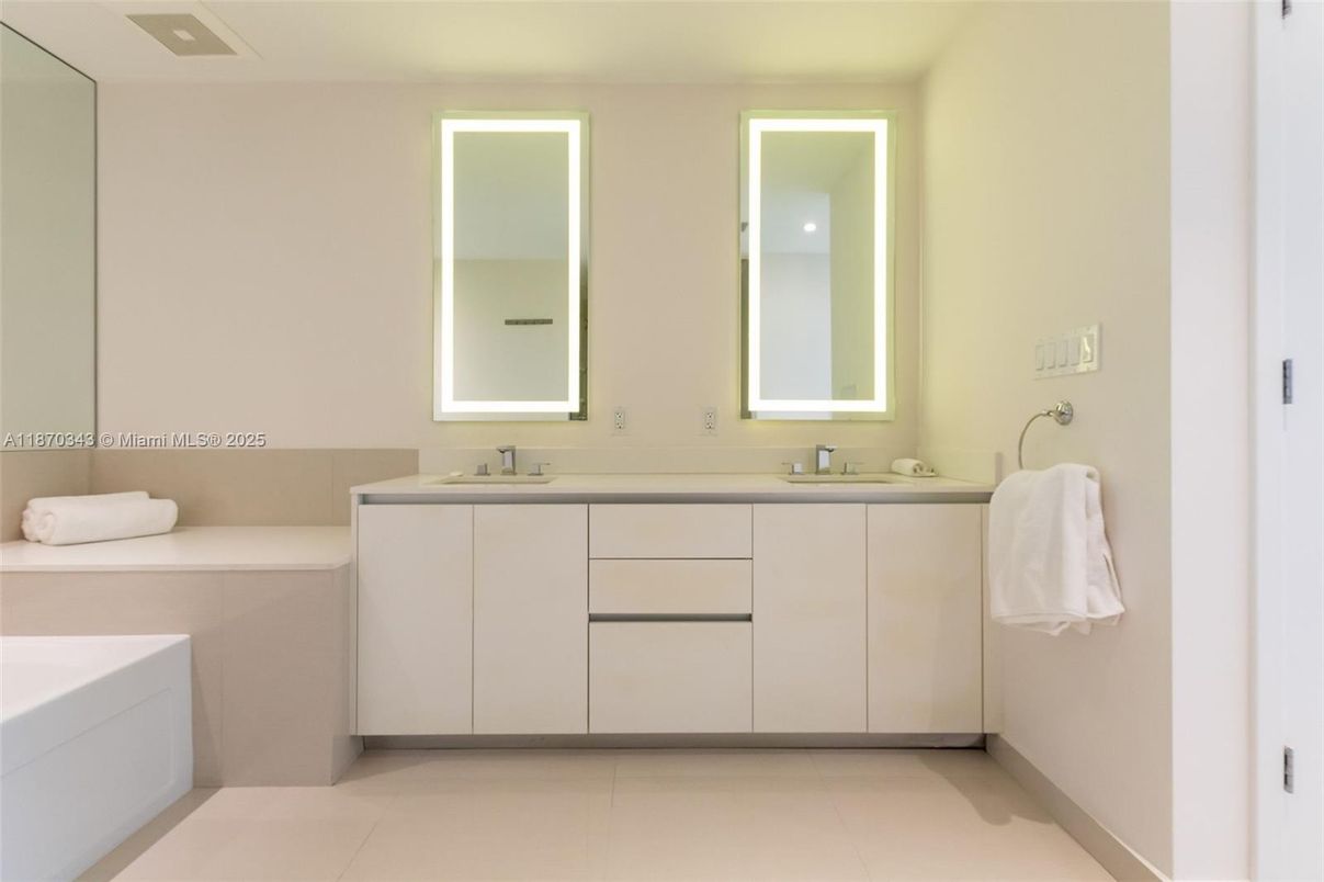 Bathroom, Dual Sink Vanities, Interior