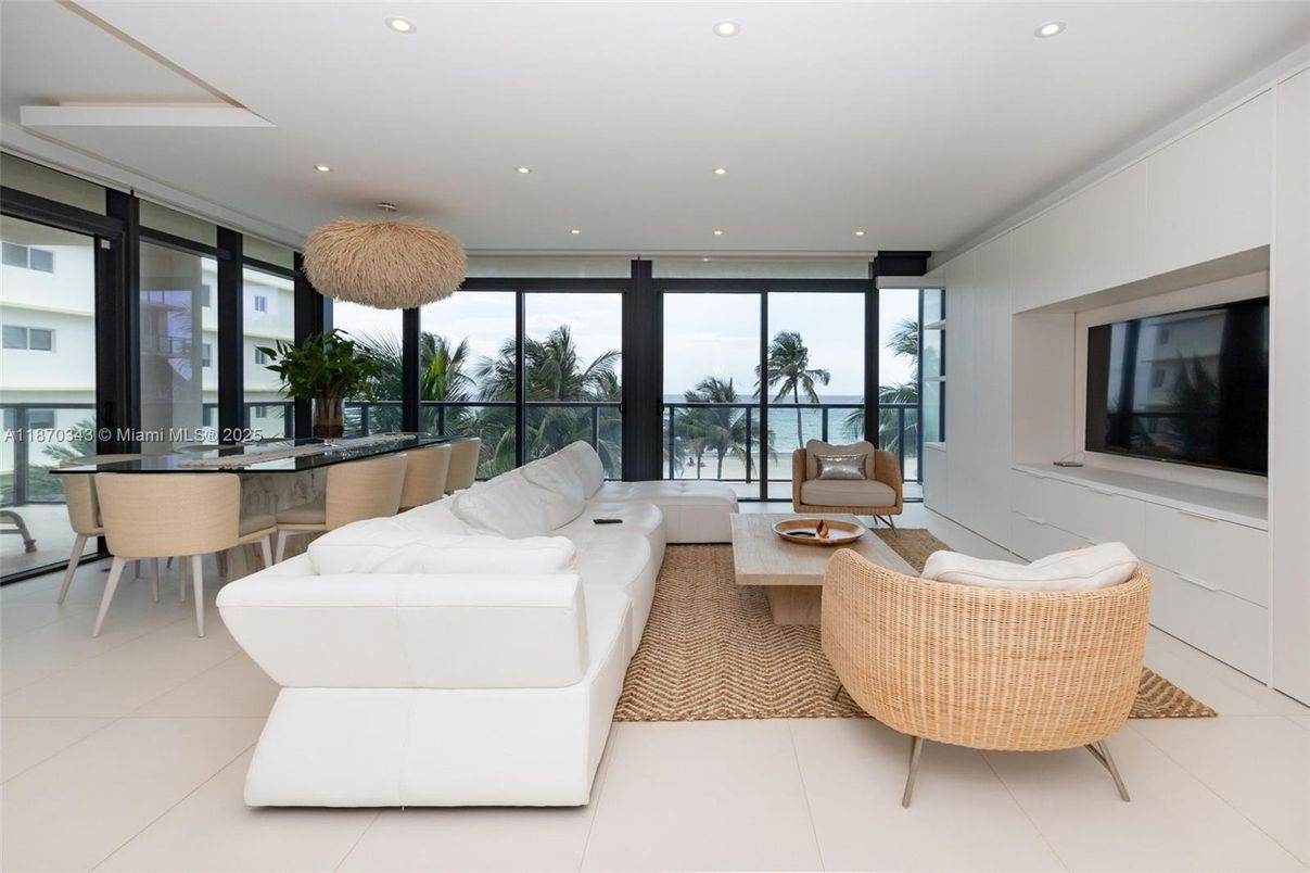 Interior, Living room, Recessed Lighting, Water