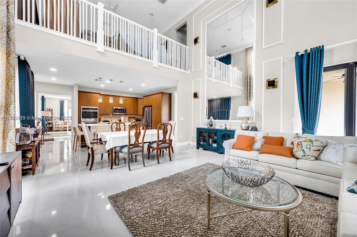 Dining room, Interior, Kitchen, Living room, Pendant Lights, Recessed Lighting, Stainless Steel Appliances