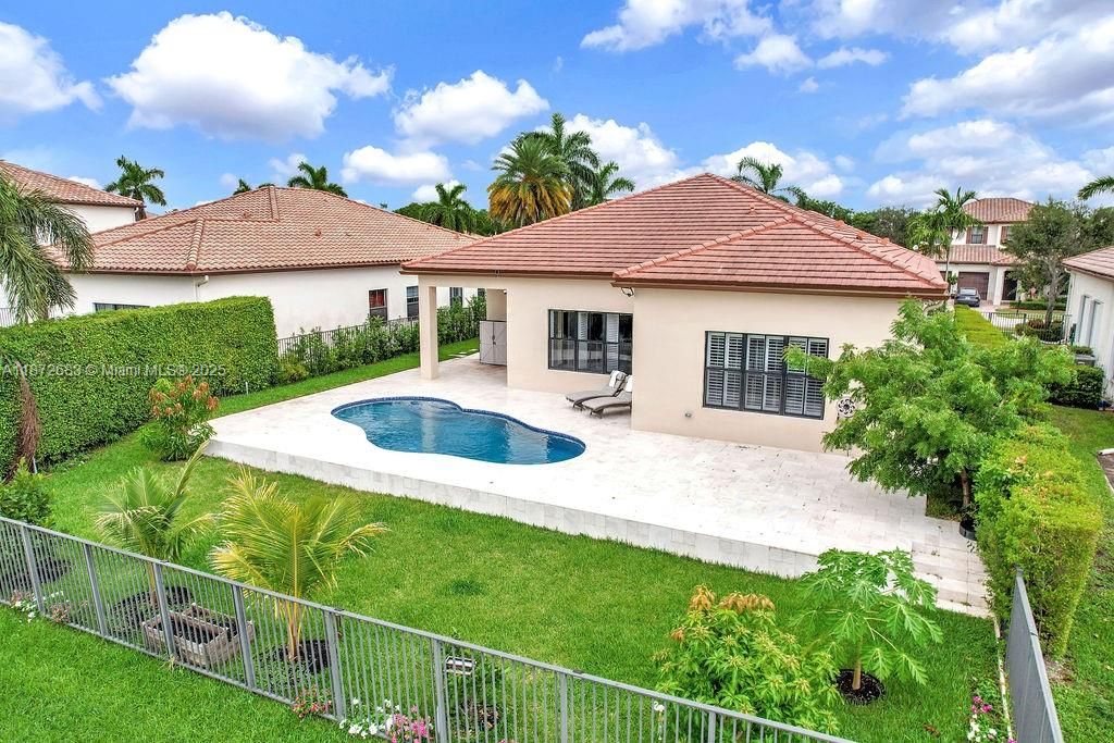 Backyard, Exterior, Pool