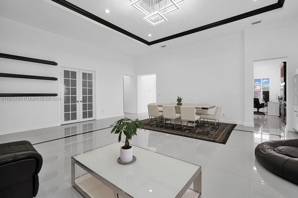 Dining room, Interior, Recessed Lighting