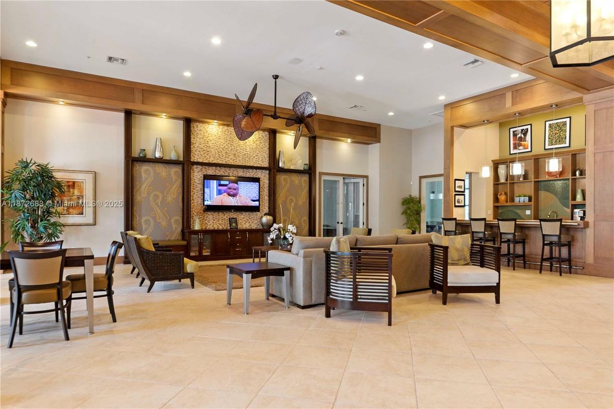Dining room, Interior, Living room, Pendant Lights, Recessed Lighting