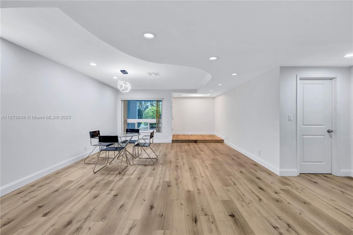 Empty room, Interior, Recessed Lighting, Wood Texture Flooring