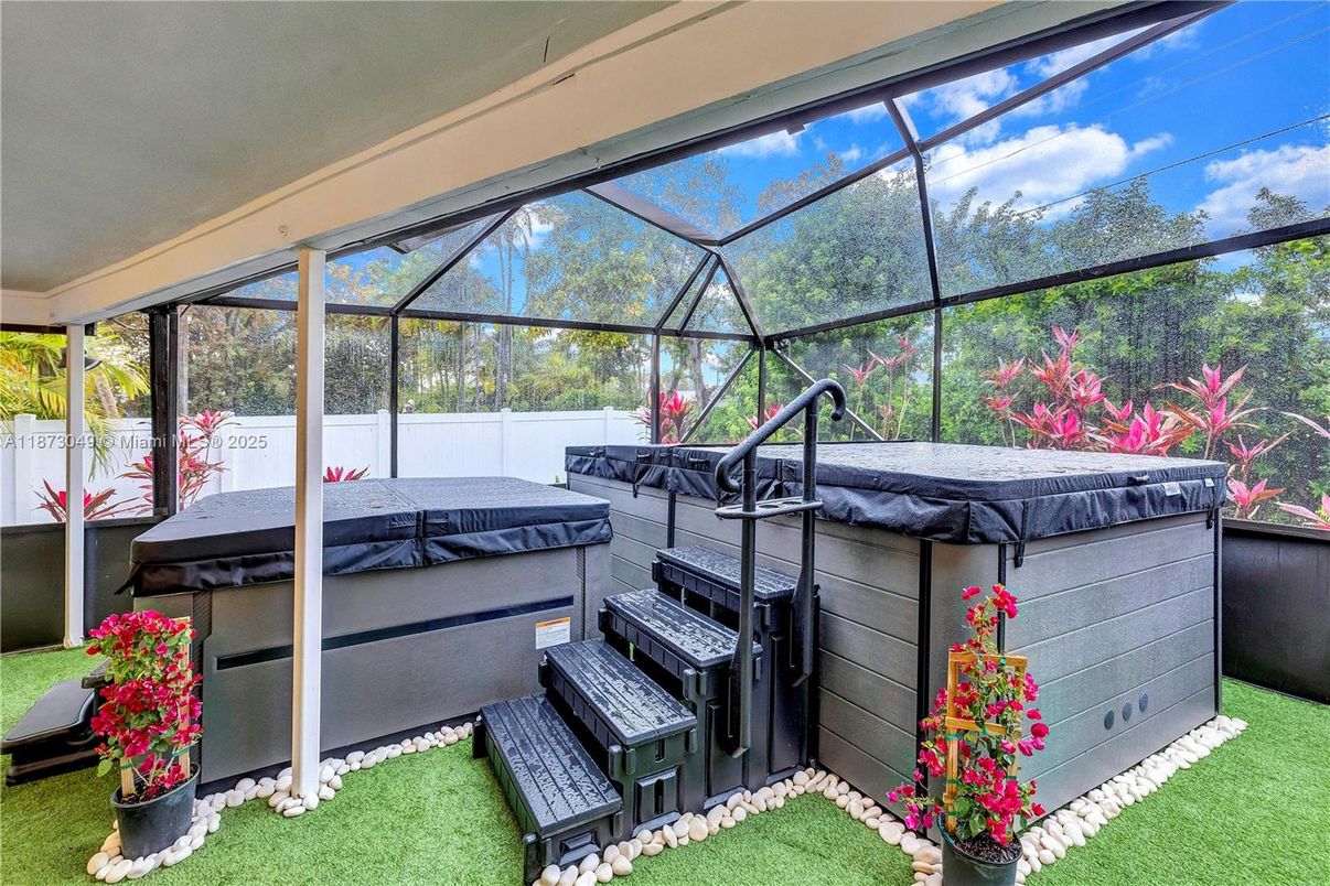 Glass Ceilings, Hot Tub, Interior, Sun Room