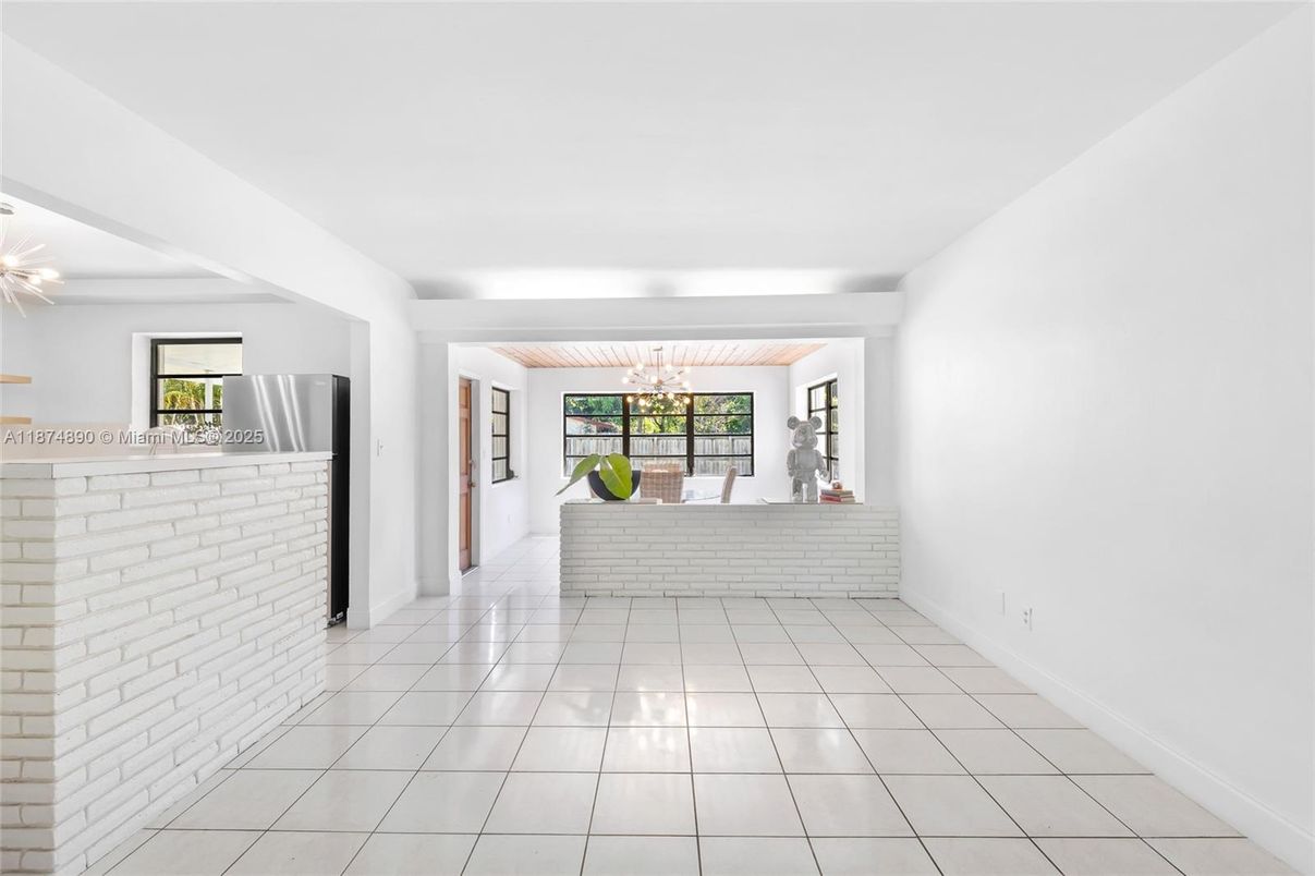 Chandelier, Interior