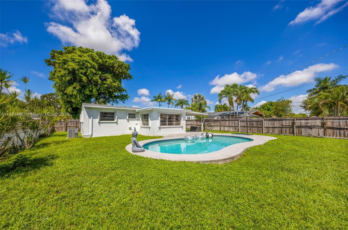 Backyard, Exterior, Pool