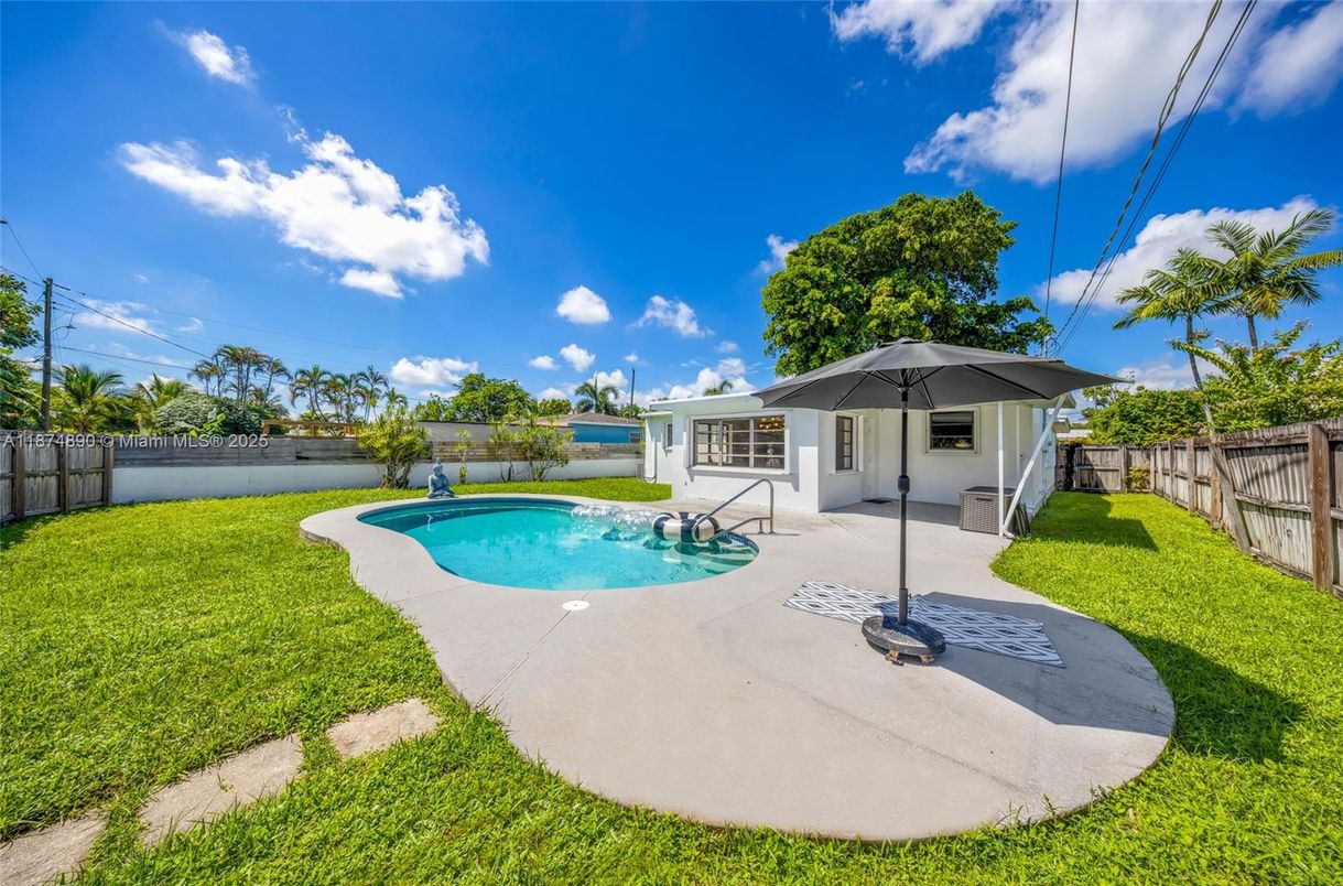 Backyard, Exterior, Pool