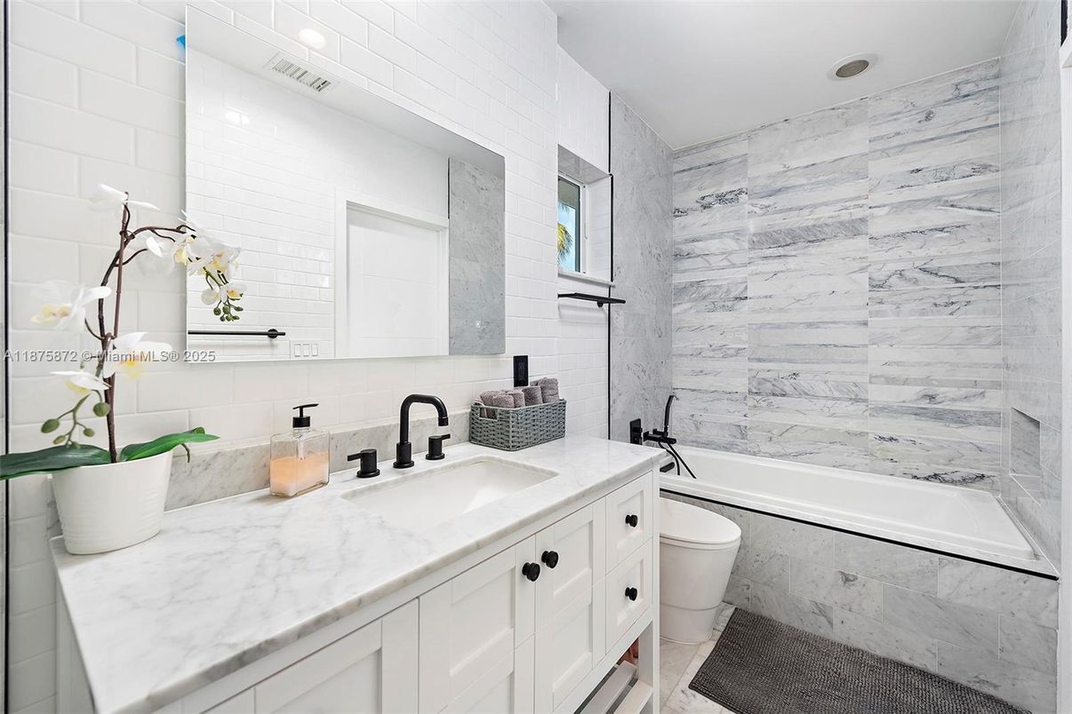 Bathroom, Interior, Marble Walls, Recessed Lighting