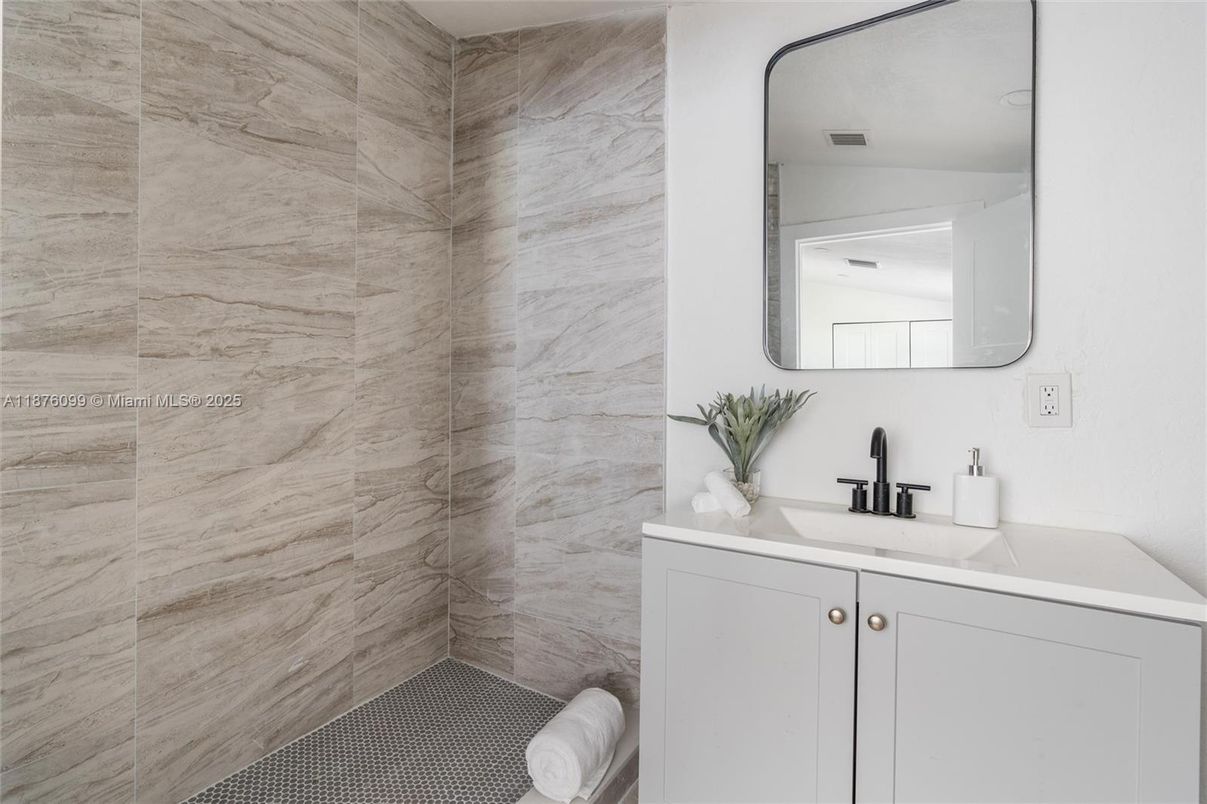 Bathroom, Interior, Marble Walls