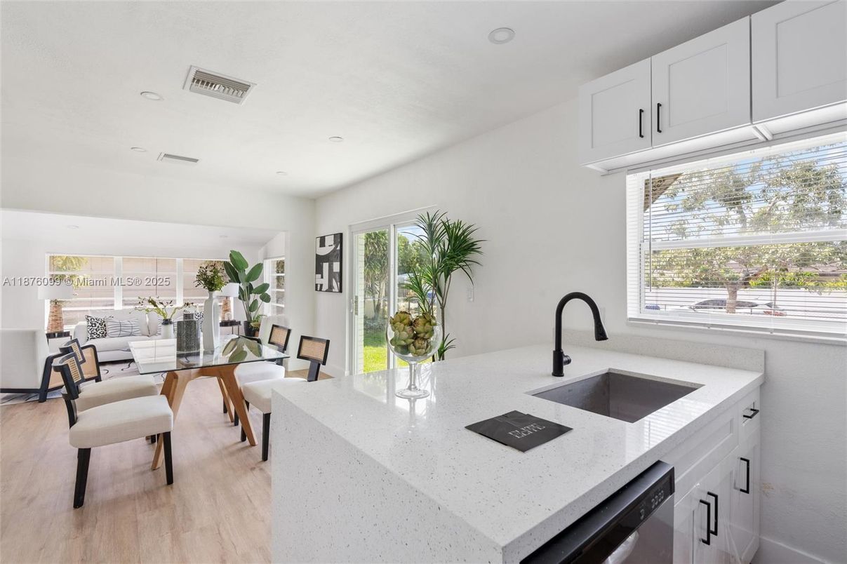 Dining room, Interior, Kitchen, Recessed Lighting, Wood Texture Flooring